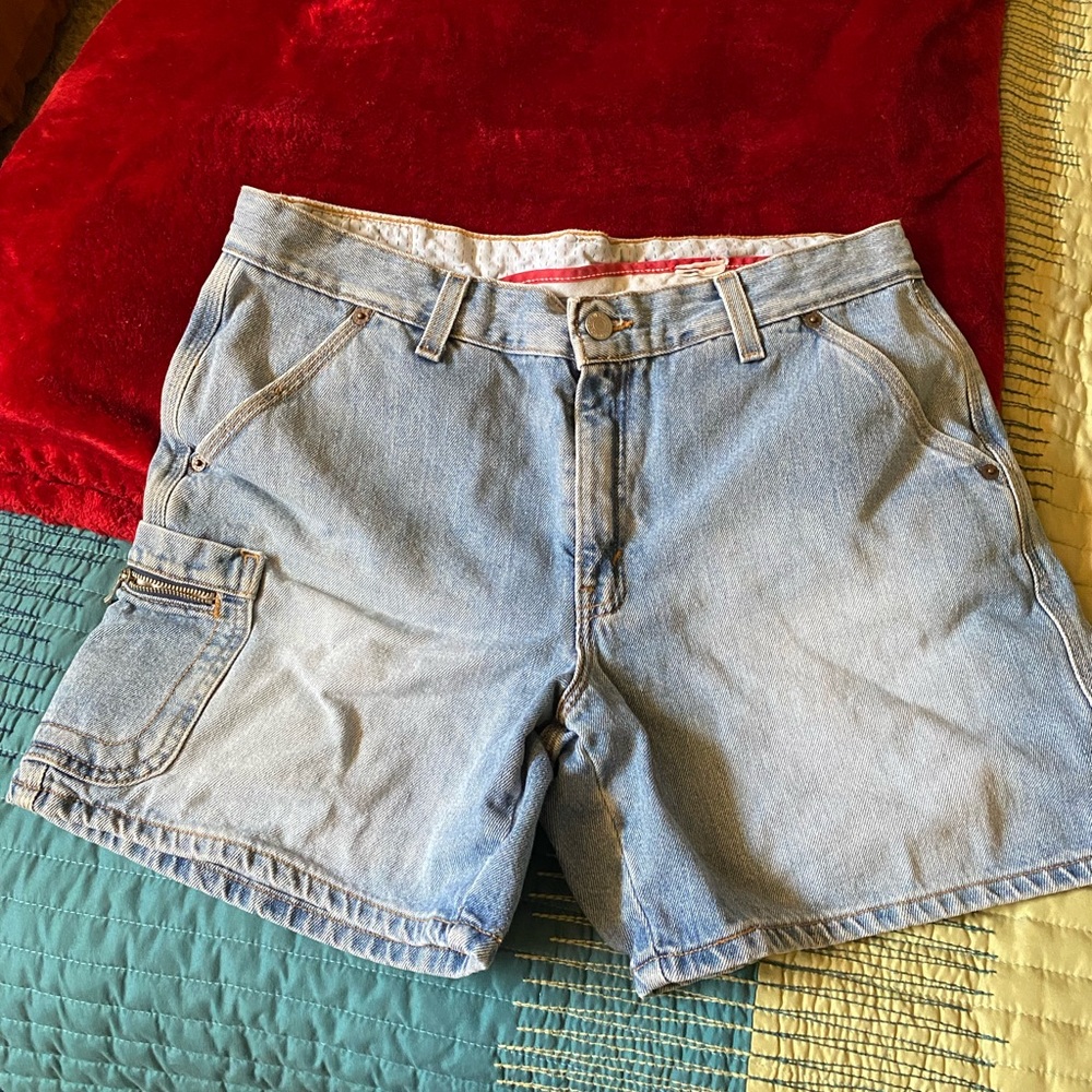 Levi’s 90s Denim Shorts